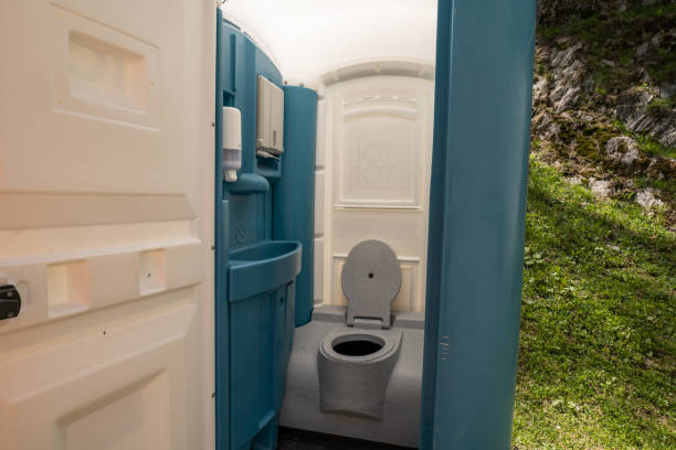 Best Luxury portable toilet rental  in Golden Valley, MN